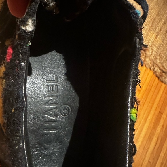 Chanel tweed sneakers size 37. Probably circa fw14 or fw15 Collectors item - Picture 3 of 7